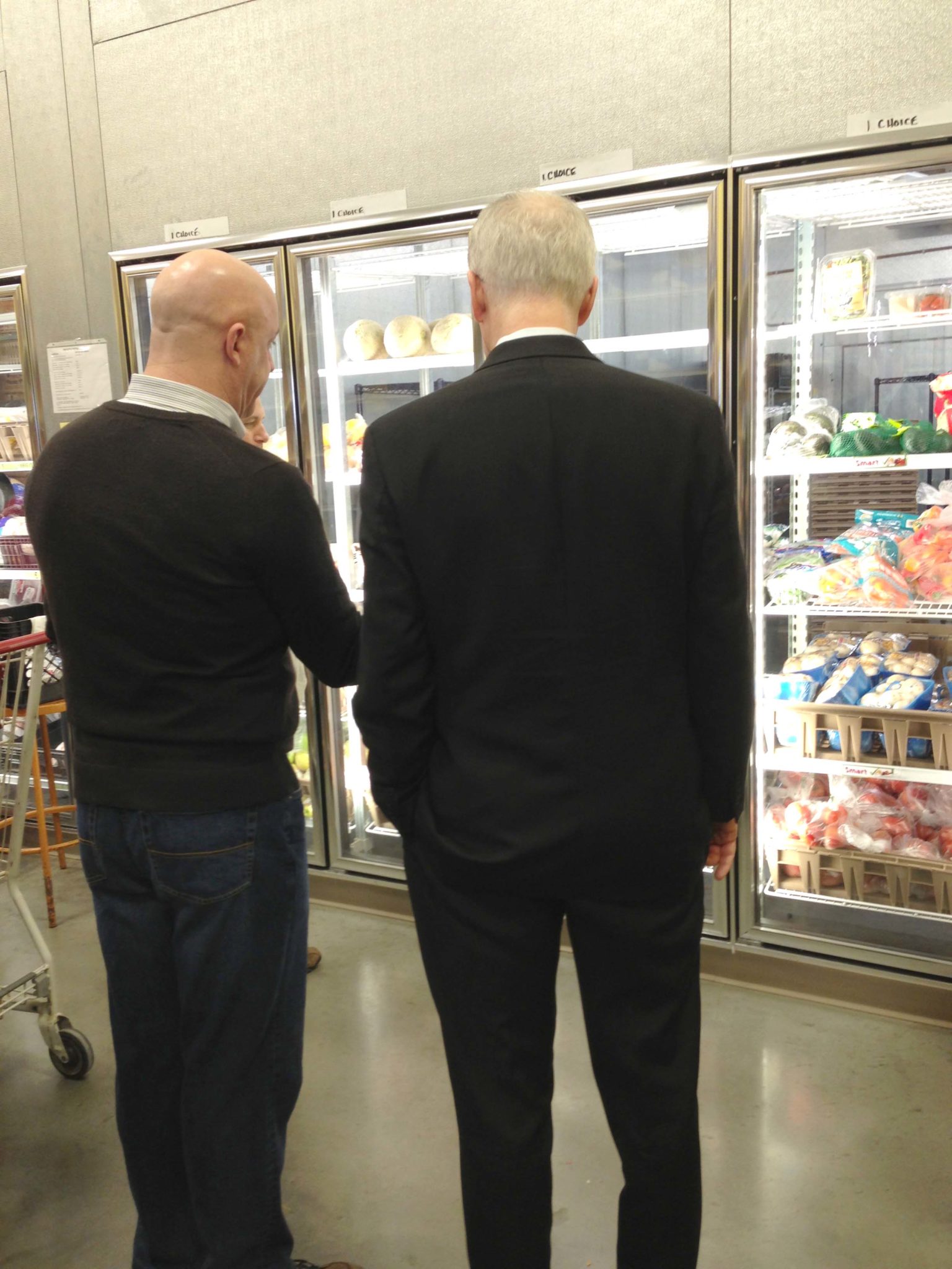 (l-r) Executive Director/CEO Charles McLimans and Congressman Bill Foster view refrigerated section